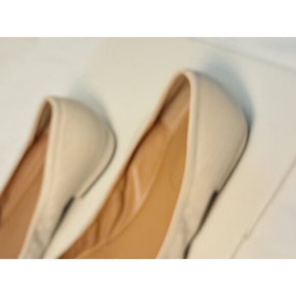 Calvin Klein Fiana Leather Ballet Flats Beige With Gold Cap Toe Slip On Size 8.5 - Picture 5 of 10